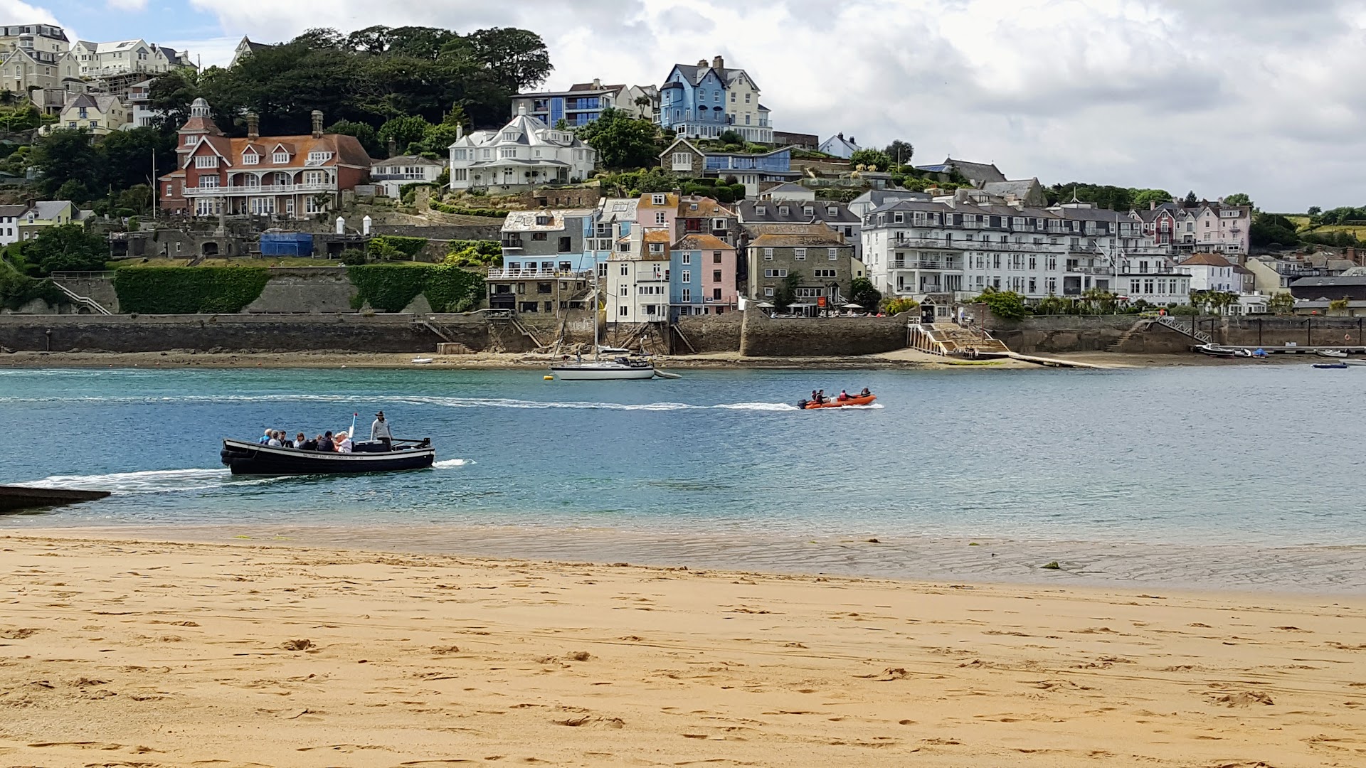 East Portlemouth beach dog-friendly beach, South Devon — year-round dog access