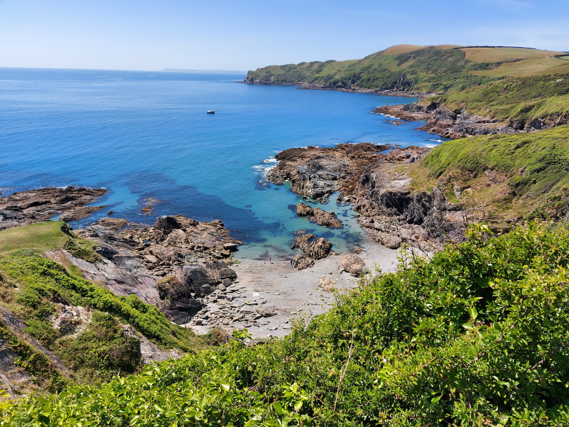 Parsons Cove dog-friendly beach, Cornwall — year-round dog access